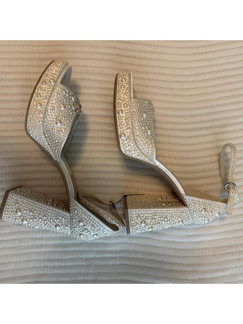 Dolce Vita Pandro Pearl Heels True White Satin - Size 12 Standard Womens - Picture 3 of 9